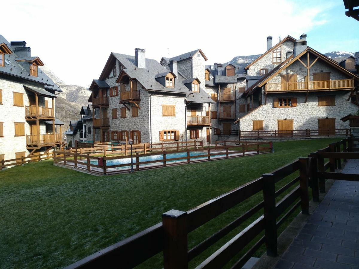 Residencial Valle De Benasque Εξωτερικό φωτογραφία